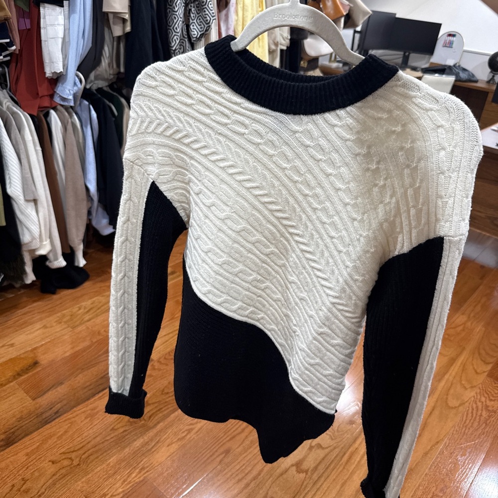 Express Two-Tone Cable Knit Crew Sweater - White & Black